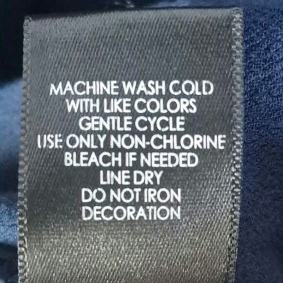 TORRID Navy Blue Crepe Embroidered Sleeveless Blouse Womens Plhs Size 0 - Picture 6 of 9